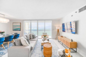 LUXURIOUS 2BR Condo at The Club Brickell Bay